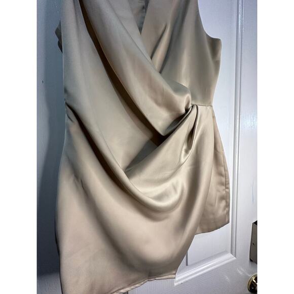 House Of London Tan Cream V-Neckline Sleeveless Romper Size Small - Picture 6 of 16